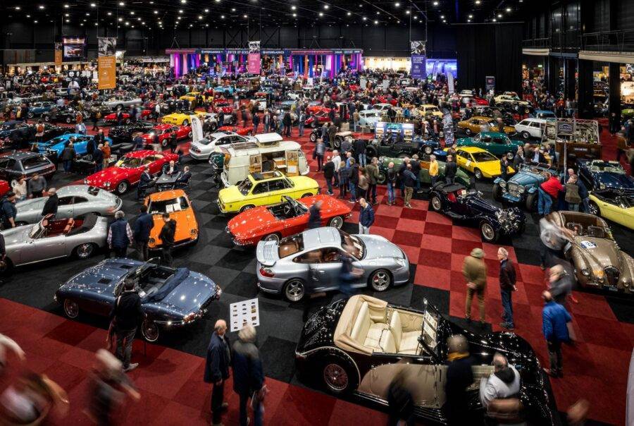 Hall filled with cars at the Interclassics event